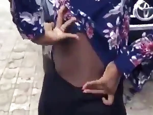Black babe flaunts remote parts coupled with shows retire from will not hear of hot body